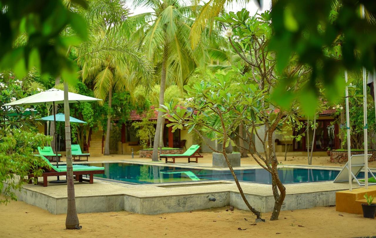 Horizon Kitesurfing Beach Resort Kalpitiya Bagian luar foto